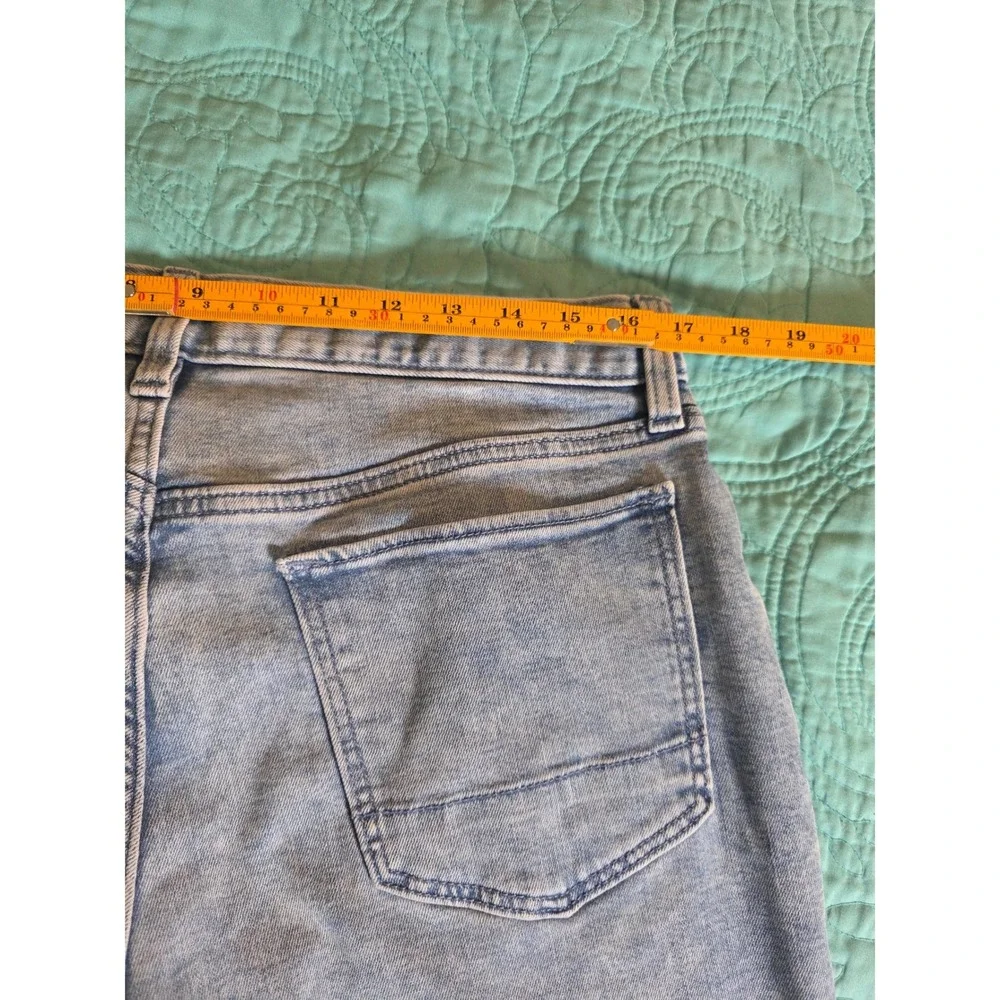 Banana Republic Mens Travel Jean Athletic Fit Light Stone Wash 33x30 411326-00